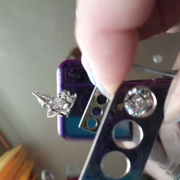 Beautiful Crystal Princess Cut Caged Earrin - Picture 3 of 4